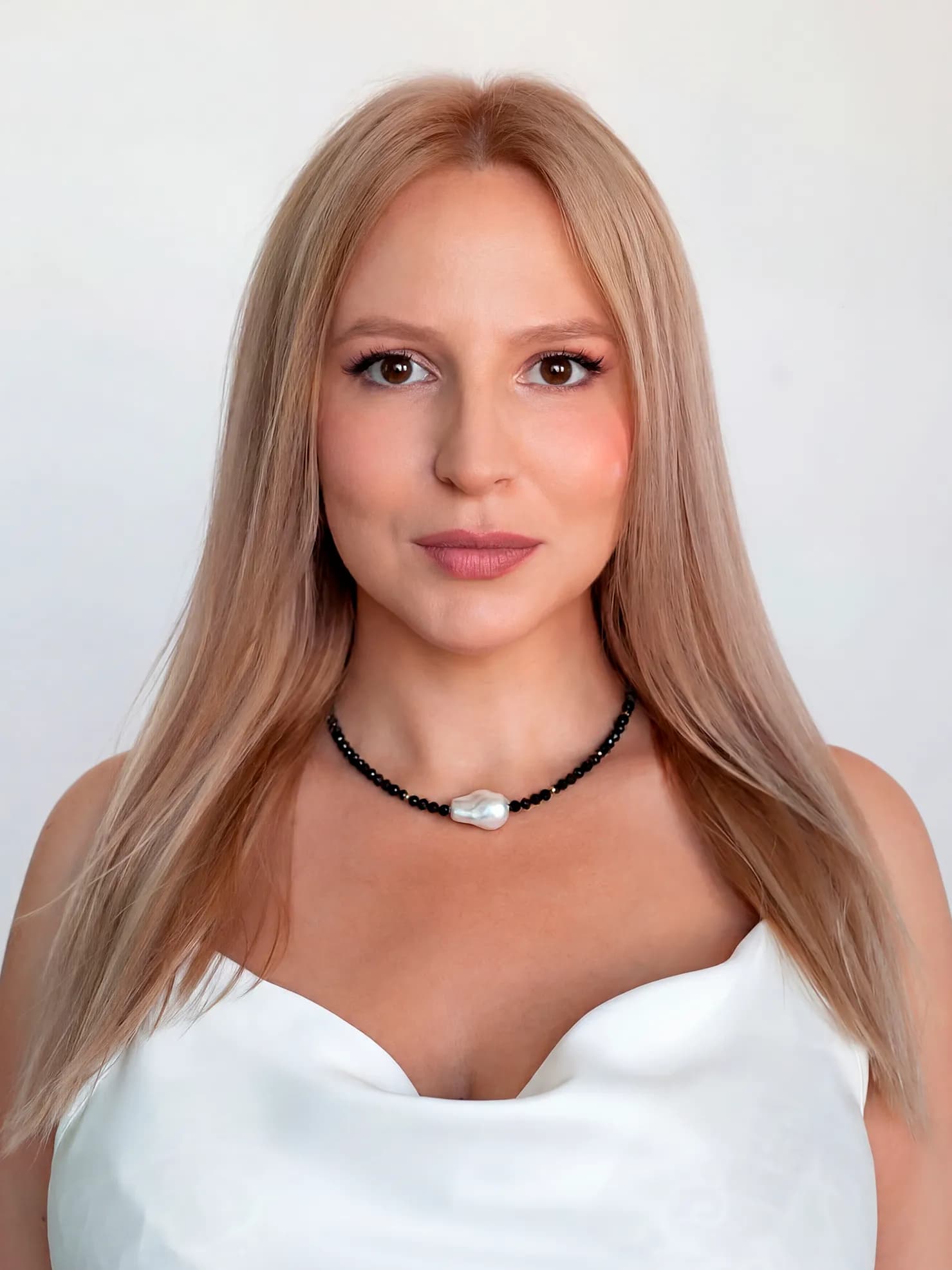 Чокер из шпинели с барочной жемчужиной